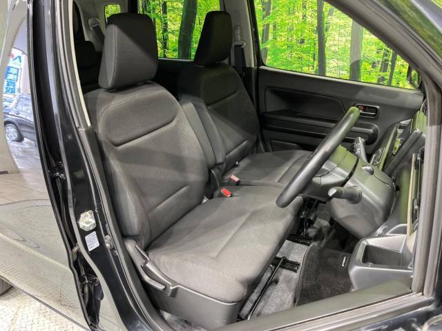 運転席シート廻りは使用感も少なく、良好な状態となっています。丁寧に使われていたことがよくわかりますね。