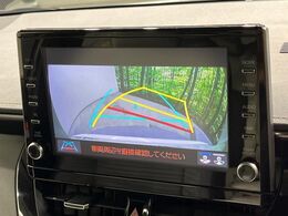 【バックカメラ】駐車時に後方がリアルタイム映像で確認できます。大型商業施設や立体駐車場での駐車時や、夜間のバック時に大活躍！運転スキルに関わらず、今や必須となった装備のひとつです！