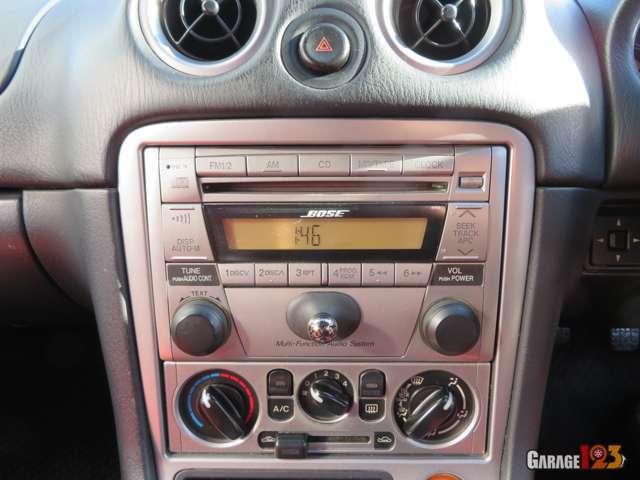 純正オーディオ！ラジオアンテナが伸びないのでアンテナは交換または修理しておきます。社外オーディオへの交換もお気軽にご相談下さい。今ドキはディスプレイオーディオが人気です♪