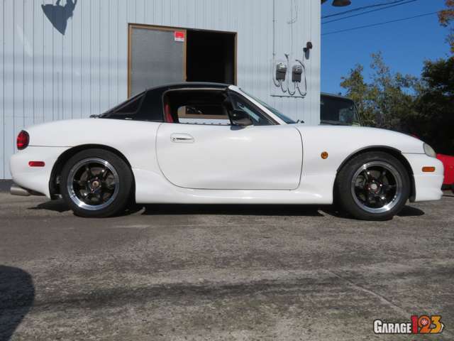 トータル的に色見を合わせて作ったのでは…と考えております。実際違和感なくコントラストが良い仕上がりかと思います。車高もそれほど低くないので下を気にせず乗り回せるパッケージです。