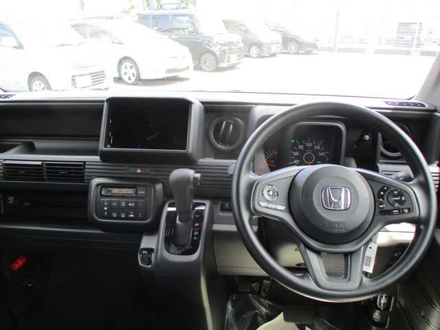 ご購入特典として、半年ごとに無料点検を実施しております。お車の管理はお任せ下さい。購入後の事故や車検　鈑金塗装などお任せください。HP  c-king.com
