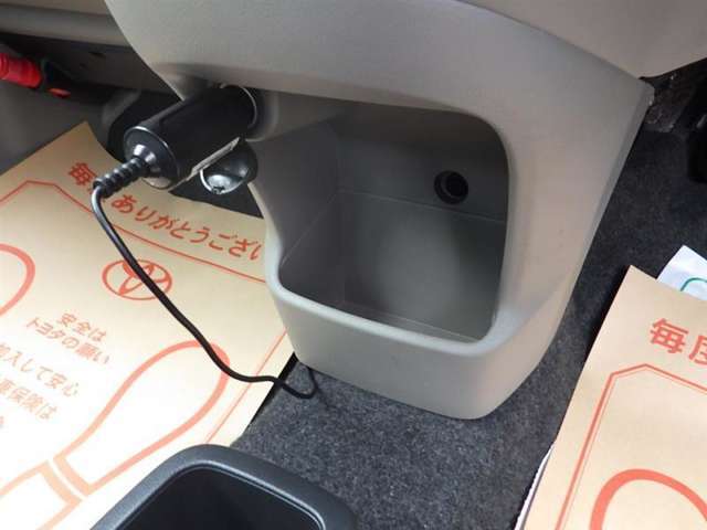 もちろんフロアマットも洗浄済みで綺麗になってます！この綺麗な車をぜひ貴方へ！！！