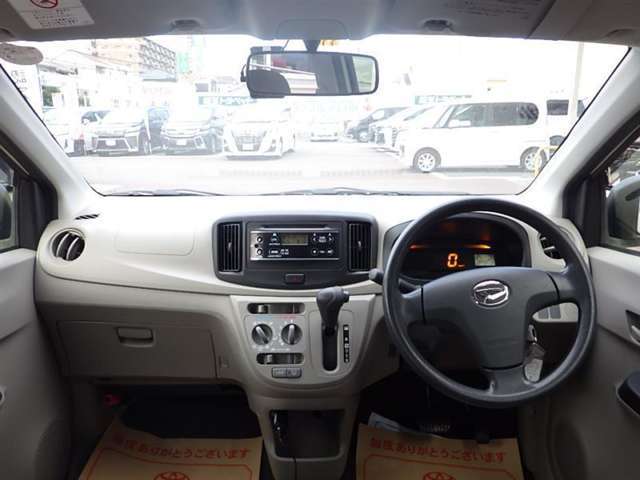オシャレなインテリアで運転する気分も盛り上がりますよね＾＾