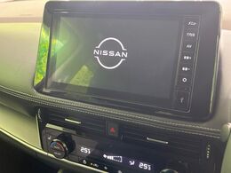 【純正ナビ】人気の純正ナビを装備。オーディオ機能も充実しており、Bluetooth接続すればお持ちのスマホやMP3プレイヤーの音楽を再生可能！毎日の運転がさらに楽しくなります！！