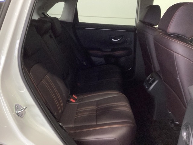 ゆったり座れるリヤシート！足元が広々としていて、乗り心地も良いです！