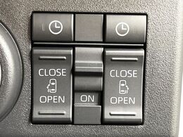 【両側パワースライドドア】スマートキーや運転席のスイッチで後席両側スライドドアの開閉が可能♪電動だから力を入れてドアを開ける必要が無く、小さなお子様でも簡単に開け閉めでき快適です♪