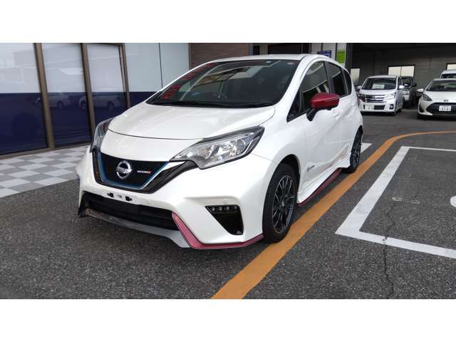D＆Aは、お車の販売・買取だけでなく、タイヤ交換、お車の故障対応、事故の修理など、メンテナンス全般も行っております。国産車・輸入車問わず、クルマに関する様々なサービスをご用意しております。
