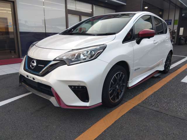 お客様へ販売するクルマの仕入れは安くをモットーに、無理な仕入れをしない事でお客様にご満足いただける金額での販売が実現しております。