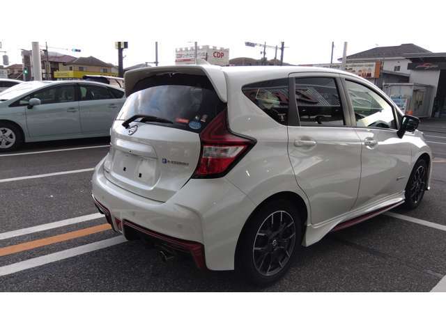 事業内容中古車買取・販売、中古車注文販売、車検・整備・鈑金、レンタカー、カーリース、トラック・重機・農機具の販売・買取