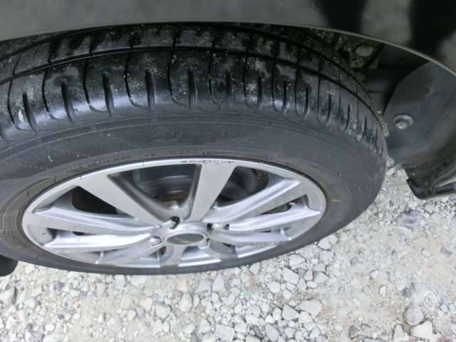 ドライブレコーダー3万円。フロントカメラもリヤカメラもあります、運転時に前後両方も同時記録できます。あおり運転にあっても心配しない、車をバックする時も後方見えて安心です。