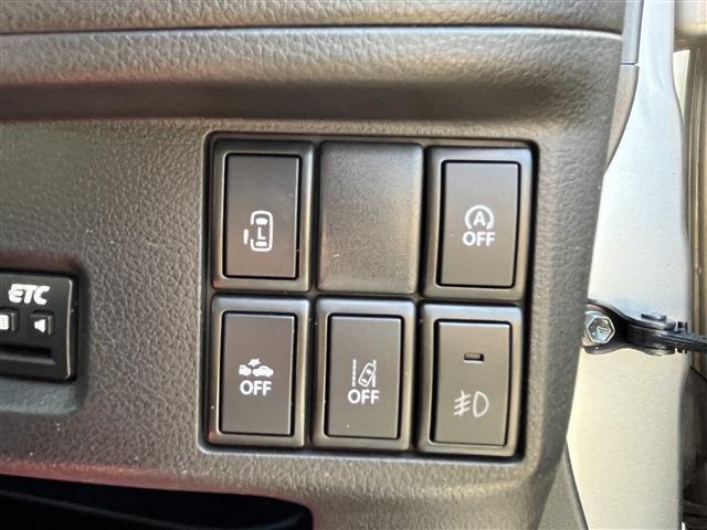 パワースライドドアは運転席からも操作できますのでご家族にも喜ばれますよ。