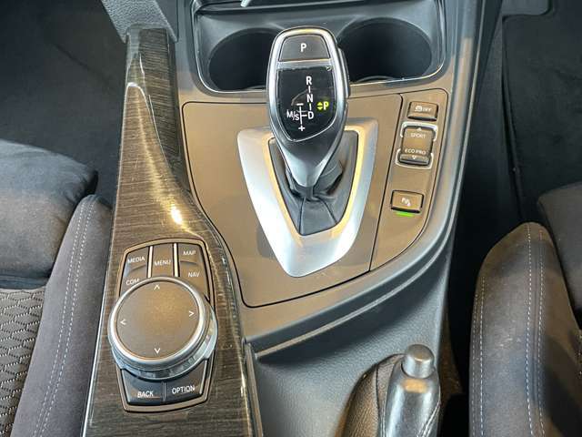 LIBERALAでは輸入車の試乗が可能です。メーカーの違いを五感で較べてください。新しい驚きと発見をお届け致します。