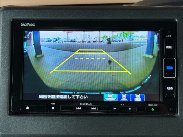 Honda純正ならではの見やすいバックカメラを装着しております◎駐車時の安心感が高まりますね！