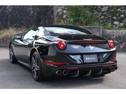 SPORT　EXHAUST　SYSTEM/HEAT　INSULATING　WINDSCREEN/CARB.FIB.STEERING　WHEEL LEDS/SCUDERIA　FERRARI　SHIELDS/MGNRIDE　DUAL　MODE SUSPENSION/INT/EXT ELECTROCHROMIC MIRRORS