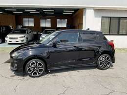 屋外展示場には常時20台展示中！良質なものを安くご提供いたします。まずはご来店ください。