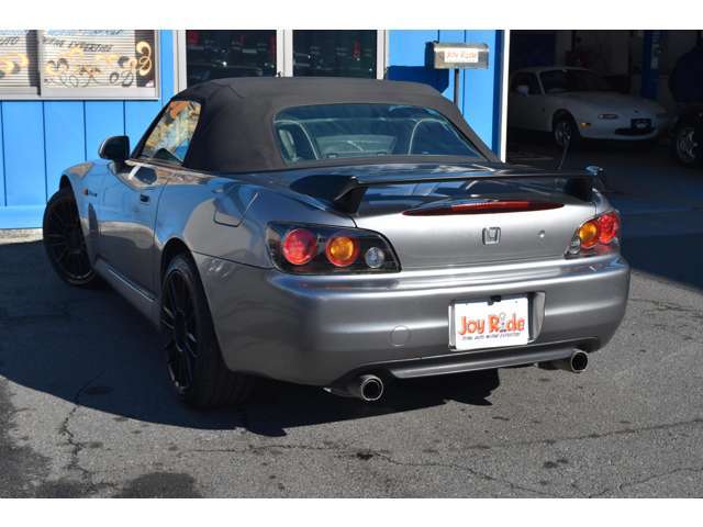 S2000入門車としてとても魅力的な1台だと思います。このままメンテナンス、リフレッシュをしてあげてもいいですし、お好みの仕様へチューンしていくのもいいと思います。