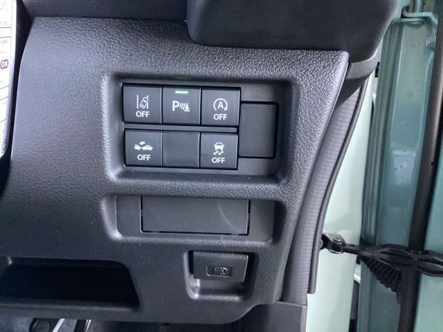 全方位モニターとパーキングソナーで駐車の際も安心いただけます！