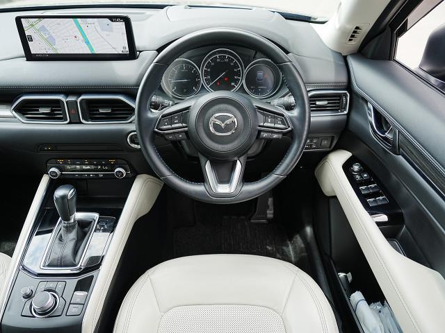 乗る人へのストレスを低減させ、長距離の移動でも疲れにくい車を目指して創られた、すべてが新しく生まれ変わったマツダの車をぜひ体験してください！