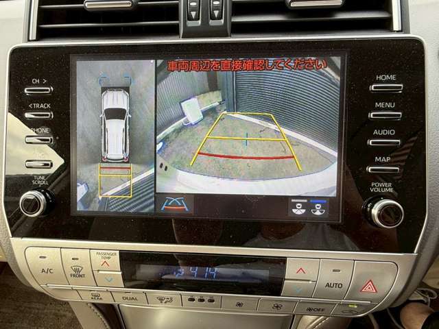 【パノラミックビューモニター】専用のカメラにより、上から見下ろしたような視点で360度クルマの周囲を確認することができます☆縦列駐車や幅寄せ時に活躍してくれます♪