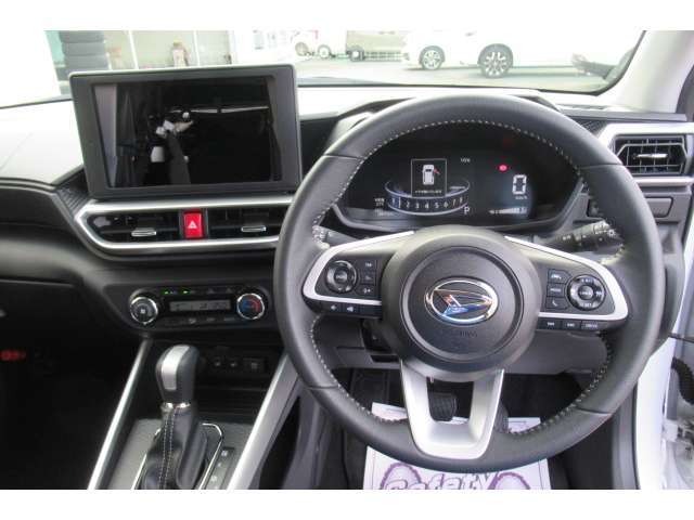 当店のラインナップは、軽自動車～コンパクト、そして1BOXやミニバン、セダンまで幅広いものです。