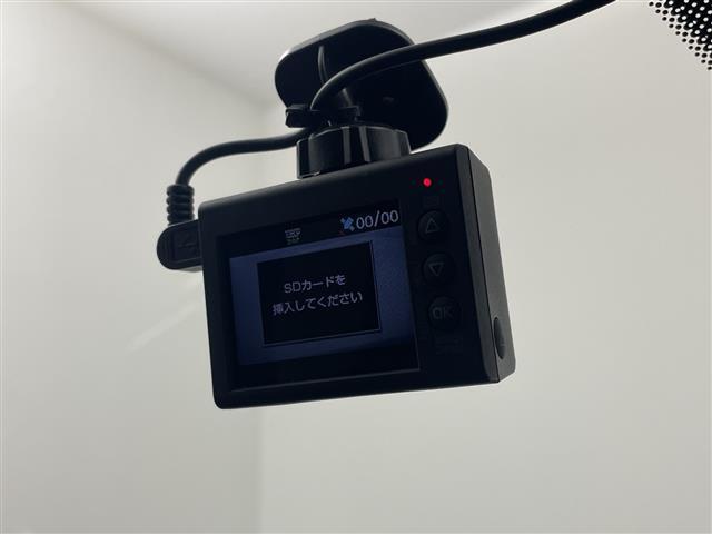 【ドライブレコーダー】映像・音声などの運転中の記録を残します。事故などを起こした起こされた時の証拠になりえますので、もしも時でも安心ですね。