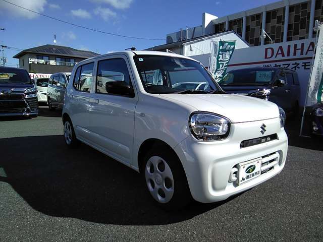 当店では、お客様が安心してお車に乗って頂くために、徹底した納車点検を行っております。また、タイヤ、バッテリー、エンジンオイル等の部品が要整備と認められた場合は新品交換しております。