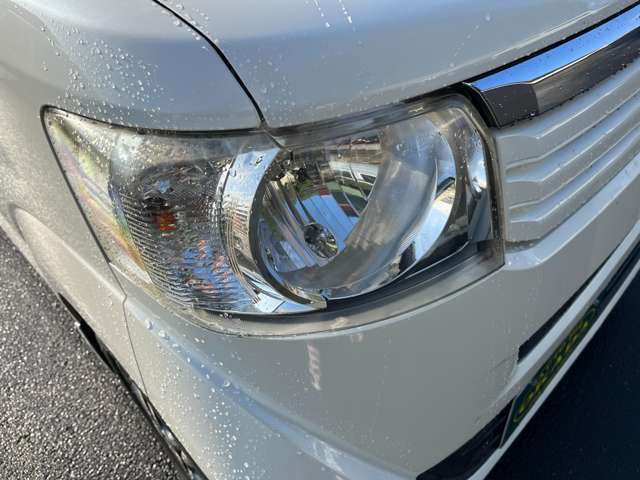 ヘットライトくすみ、汚れ等ありません。きれいです。
