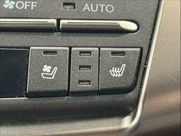 【シートヒーター＆シートクーラー】高級車にふさわしい快適装備で、夏場は座面から涼しい風が、冬場は身体の芯からポカポカになりますね。