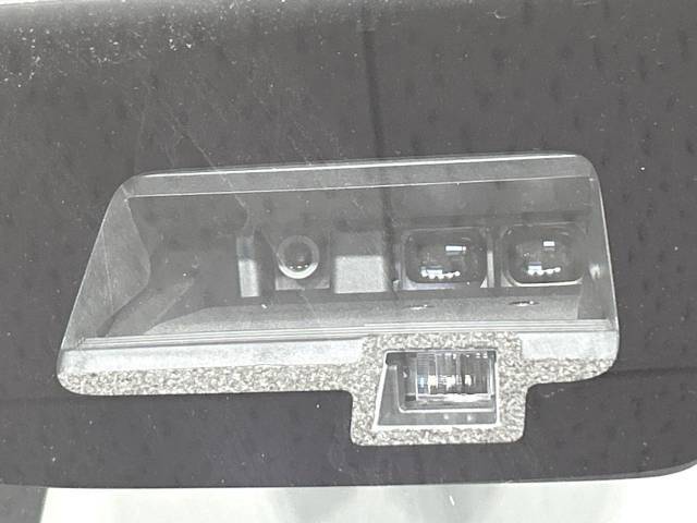 【スズキ　セーフティサポート】走行中に前方の車両等を認識し、衝突しそうな時は警報とブレーキで衝突回避と被害軽減をアシスト。より安全にドライブをお楽しみいただけます。