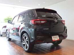 営業時間：9：30～18：30　定休日：月曜日及び火曜日です。