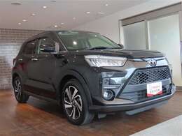 広々とした車内空間に優れた燃費性能。更にデザインも上質で人気のお車です！