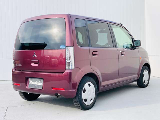 全車内外装クリーニング済み★気になる内装もピカピカです♪当社自慢のキレイさを、ぜひご覧ください。さらには、納車前にも清掃を行い、ボディーには撥水コーティングを施工してのお渡しです【ゴールドパック】