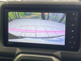 【バックカメラ】駐車時に後方がリアルタイム映像で確認できます。大型商業施設や立体駐車場での駐車時や、夜間のバック時に大活躍！運転スキルに関わらず、今や必須となった装備のひとつです！