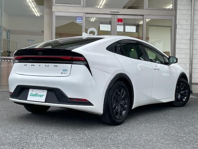 【右斜後】ガリバーの保証は、走行距離が無制限！電球や消耗品、ナビ等の社外品も保証対象。末永いカーライフに対応する充実した保証内容（保証期間によって保証内容は変わります。)