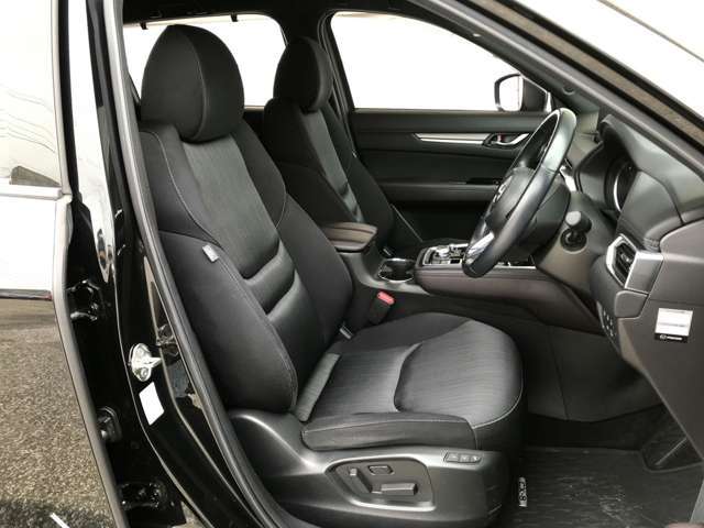 【運転席10Wayパワーシート＆ドライビングポジションメモリー機能】運転手にあったシートパターン設定可能です。