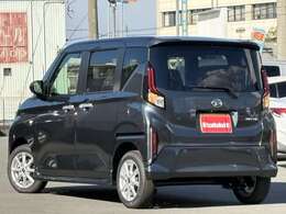 当社では、自社買取させて頂いたお車を次のお客様へ直接販売させて頂いております。その為オークション費用、陸送費等を削減できますので余分な経費が掛からずお車をご提供できます。