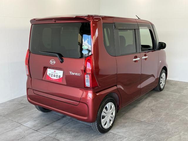 お客様にぴったりなおクルマをお選びいただけますように様々な展示車をご用意致しております！ダイハツの軽自動車だけではなく、他メーカー車やコンパクトカー・ミニバンなども数多く取り揃えております！