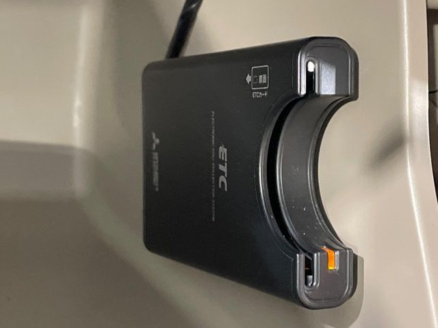 【ETC】高速道路の料金所をストレスなく通過！話題のスポットやサービスエリアに多い「スマートIC」利用時は必須のアイテムです。当店でセットアップを実施、ご納車当日からすぐにご利用いただけます！