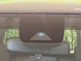 【トヨタセーフティセンス】走行中に前方の車両等を認識し、衝突しそうな時は警報とブレーキで衝突回避と被害軽減をアシスト。より安全にドライブをお楽しみいただけます。