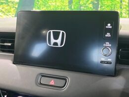 【純正ナビ】人気の純正ナビを装備。オーディオ機能も充実しており、Bluetooth接続すればお持ちのスマホやMP3プレイヤーの音楽を再生可能！毎日の運転がさらに楽しくなります！！