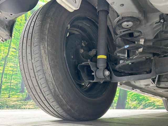 お車を安心してお乗りいただく為には、足回りの定期点検が欠かせません。サービスサポート（有償保証）では無料点検もご提供しており、安心のカーライフをお過ごしいただけるサポート体制が整っています。