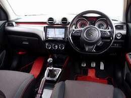 室内は綺麗にルームクリーニング済みとなります。たばこの嫌な臭いや芳香剤の臭いも御座いません。ご希望に応じてBRIDE製やRECARO製などのスポーツシートに変更も可能です。お気軽にご相談下さいませ