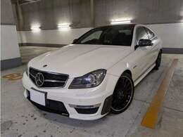 クリアなヘッドライト、屋根下駐車場保管でボディやライト周りのくもりや塗装の劣化ございません。