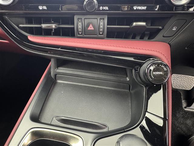 【運転席操作部】快適なドライブを楽しむための機能が装備されています！運転席から触れるので、使いやすいです！除菌プランいれていただくと、さらに清潔で安心していただけます！
