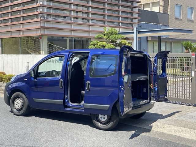 小回りの効くイタリアンミニバンは、普段使いよし、商用車として使ってもよし、アウトドア用でもよし、勿論ファミリーユースでもよし。