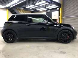 ☆AutoSportsRabbit☆MINI専門店です☆全車修復歴なし。ディーラー車のみ。ノーマルからカスタム車輌まで幅広く常時20台以上取り揃えております！