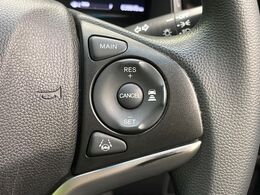 【アダプティブクルーズコントロール】高速道路での長距離走行が楽に！！自動で速度を保つクルーズコントロールが、衝突軽減システムと連携し、前方の車両を感知して車間を保つように速度調節してくれます！！