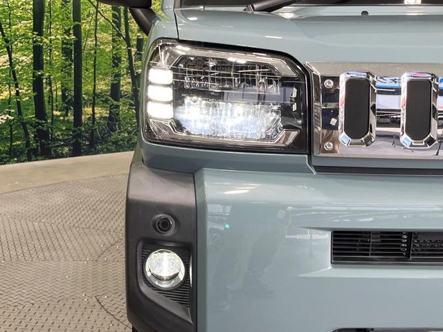 【LEDヘッドライト】悪天候や夜間走行時も良好な視界を確保し安心して運転できる高輝度LEDヘッドライトを装備！点灯速度が早く、消費電力も抑えられています。