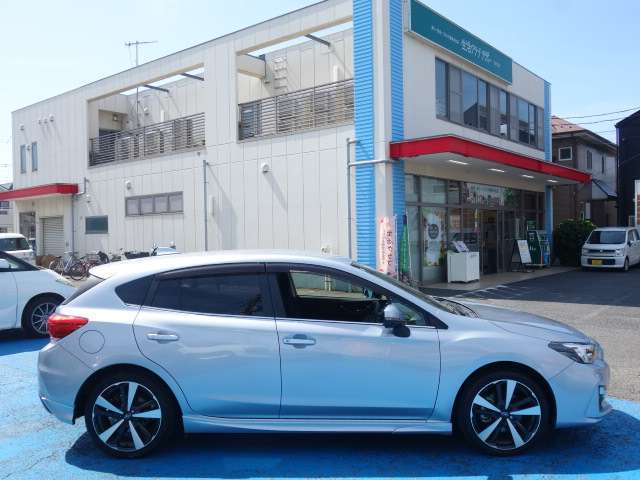 支払総額を表記しておりますが、お住まいの地域によっては登録費用や陸送費用が別途必要となります。お見積り依頼の際にお申し付けください。