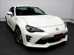 当店では低価格カーを専門に取り扱っています。初めてハンドルを握る方には、”車を操る楽しさ”を感じて頂ければ幸いです。